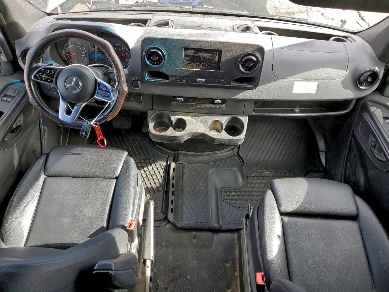 Mercedes-Benz Sprinter 2500/3500 Image 7