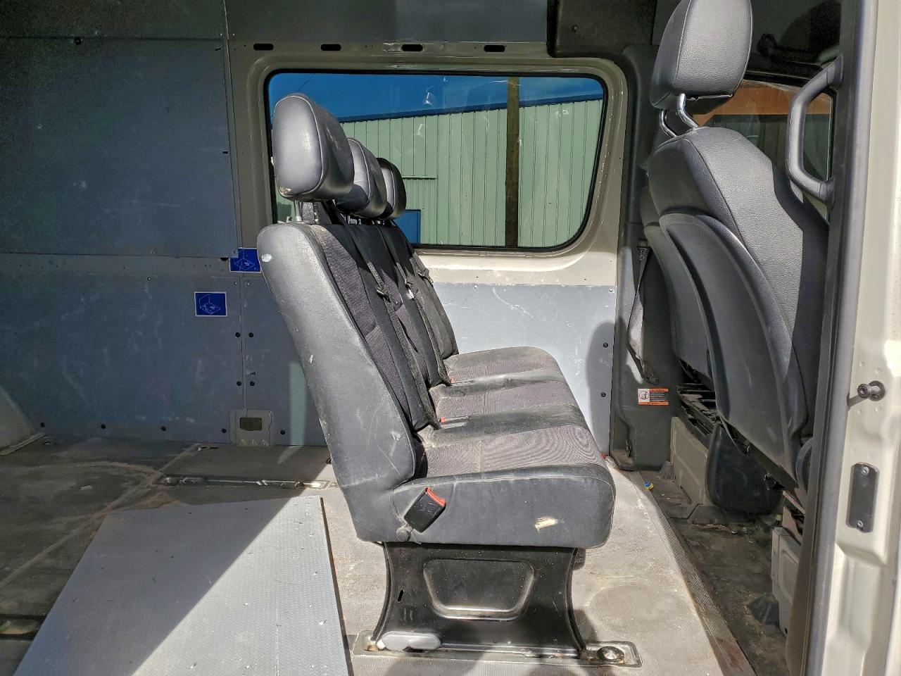 Mercedes-Benz Sprinter 2500/3500 Image 13