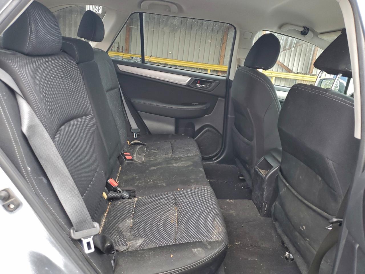 Subaru Outback 2.5i Premium Image 8