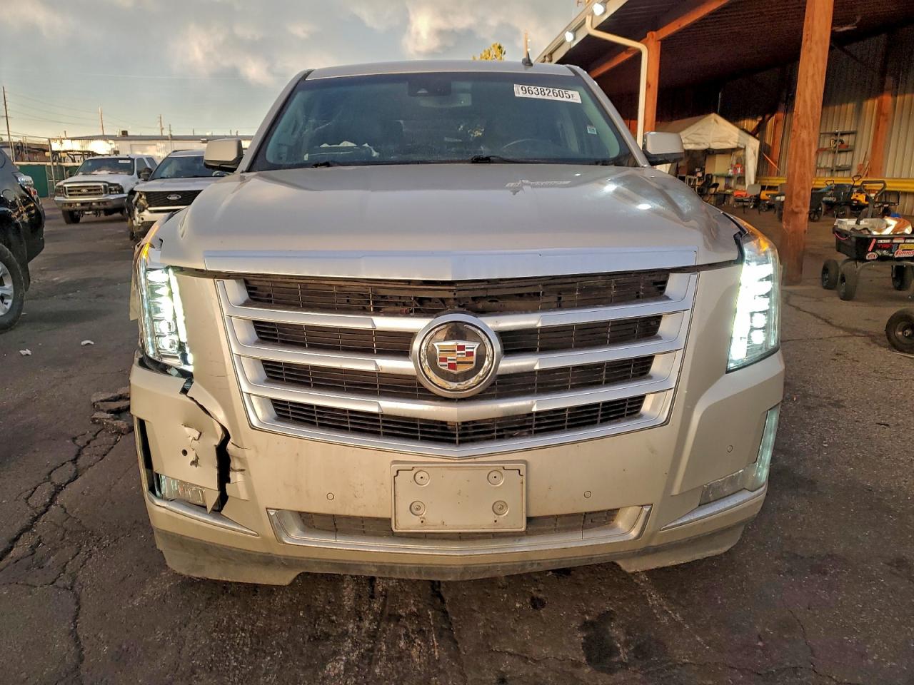 Cadillac Escalade Luxury Image 5