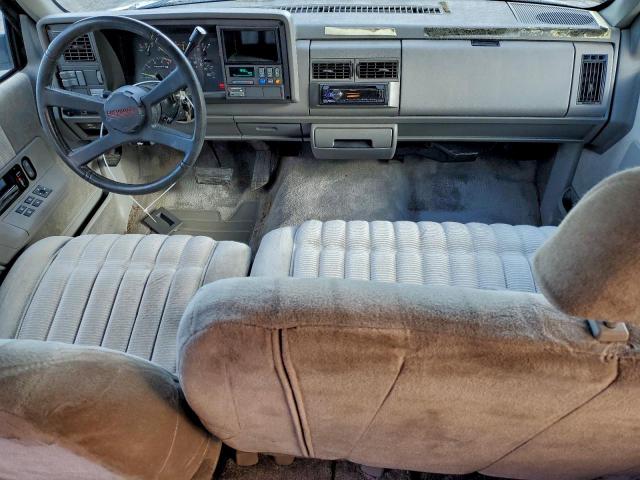 Chevrolet Suburban C1500 Image 9