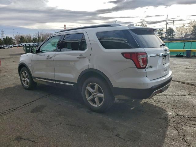 Ford Explorer Xlt Image 3