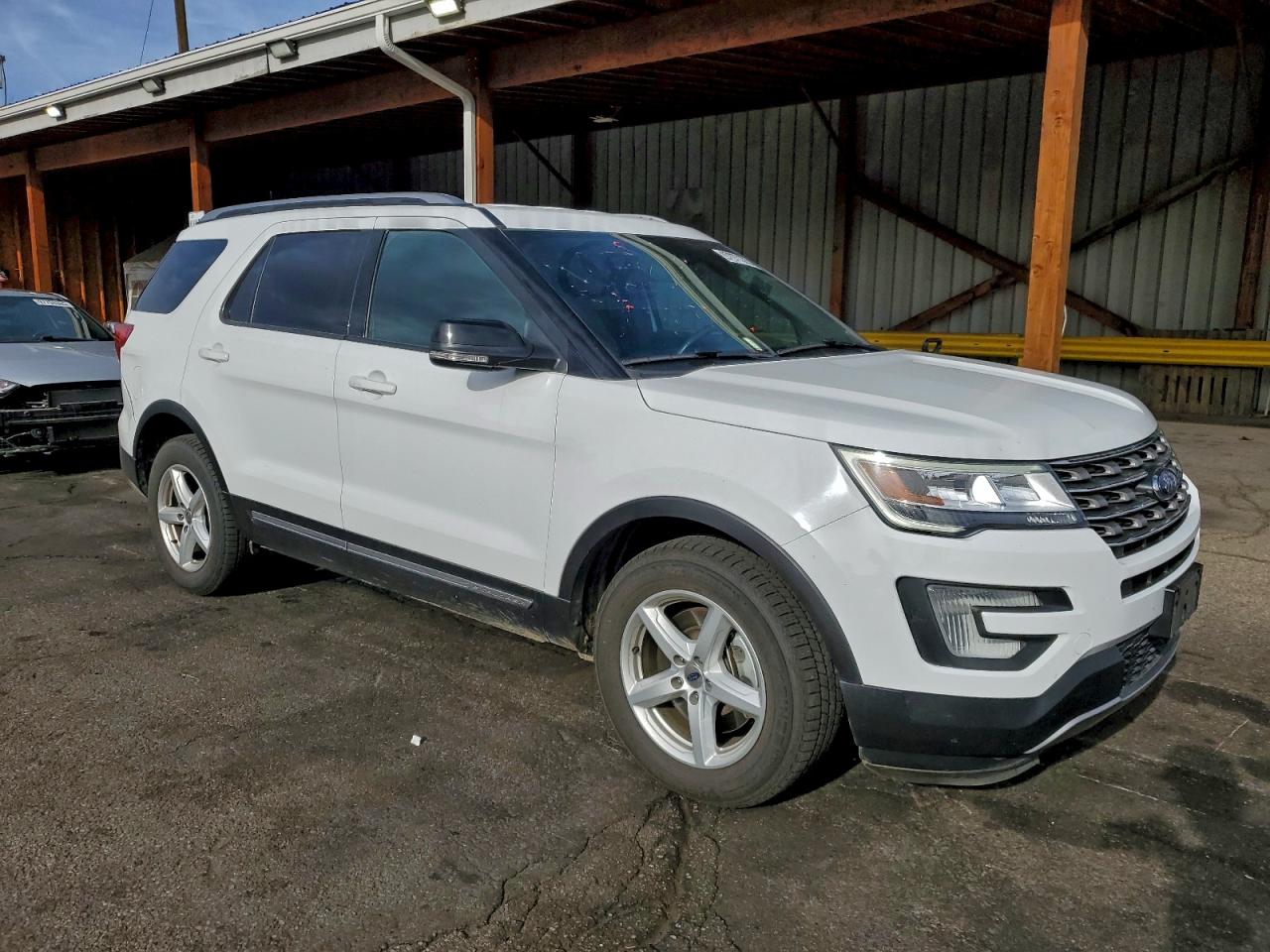 Ford Explorer Xlt Image 7