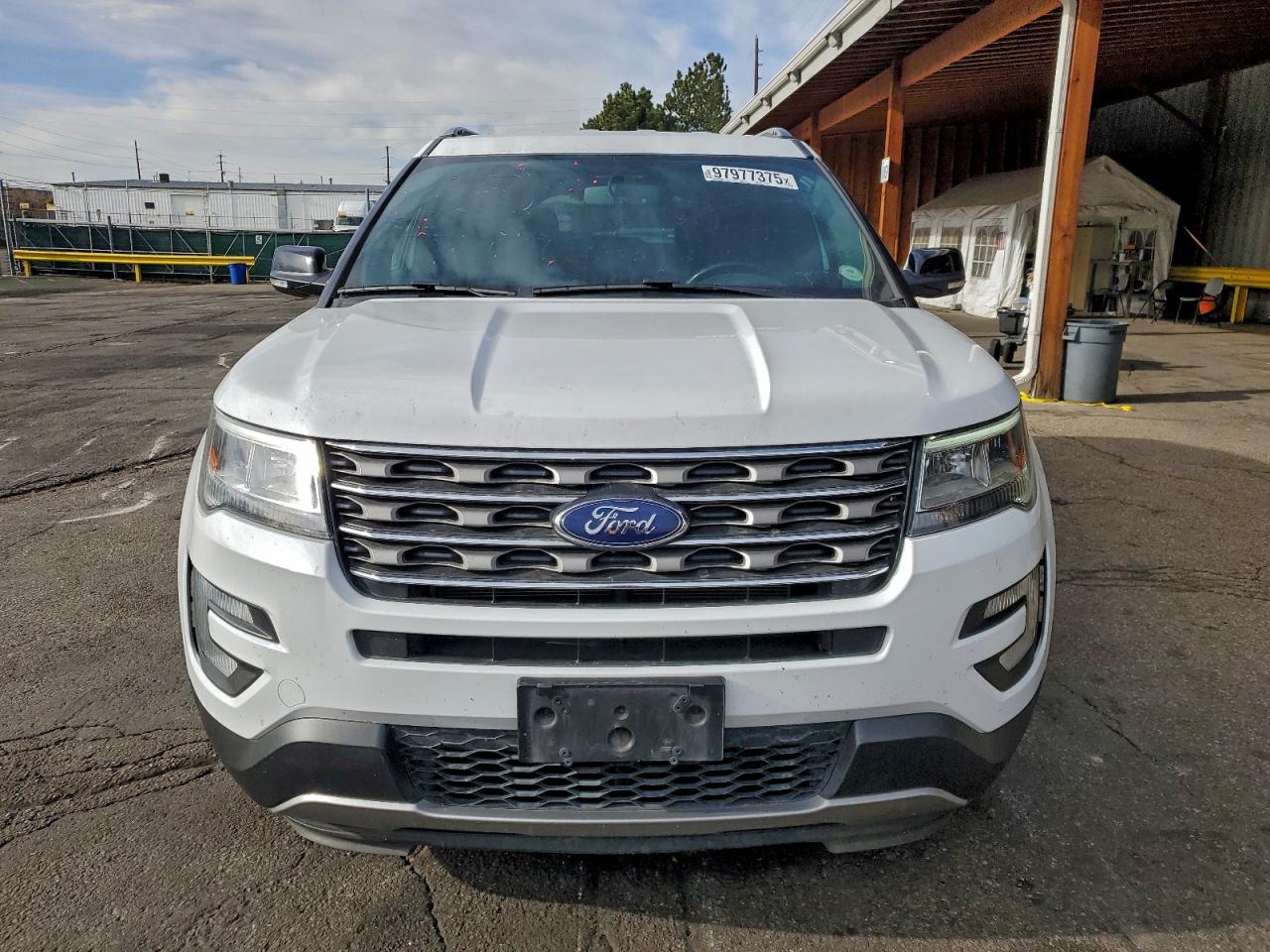 Ford Explorer Xlt Image 4