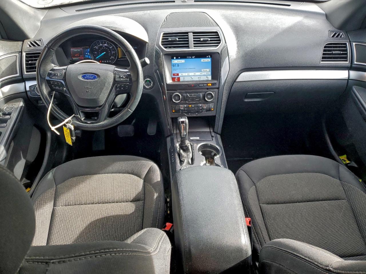 Ford Explorer Xlt Image 8