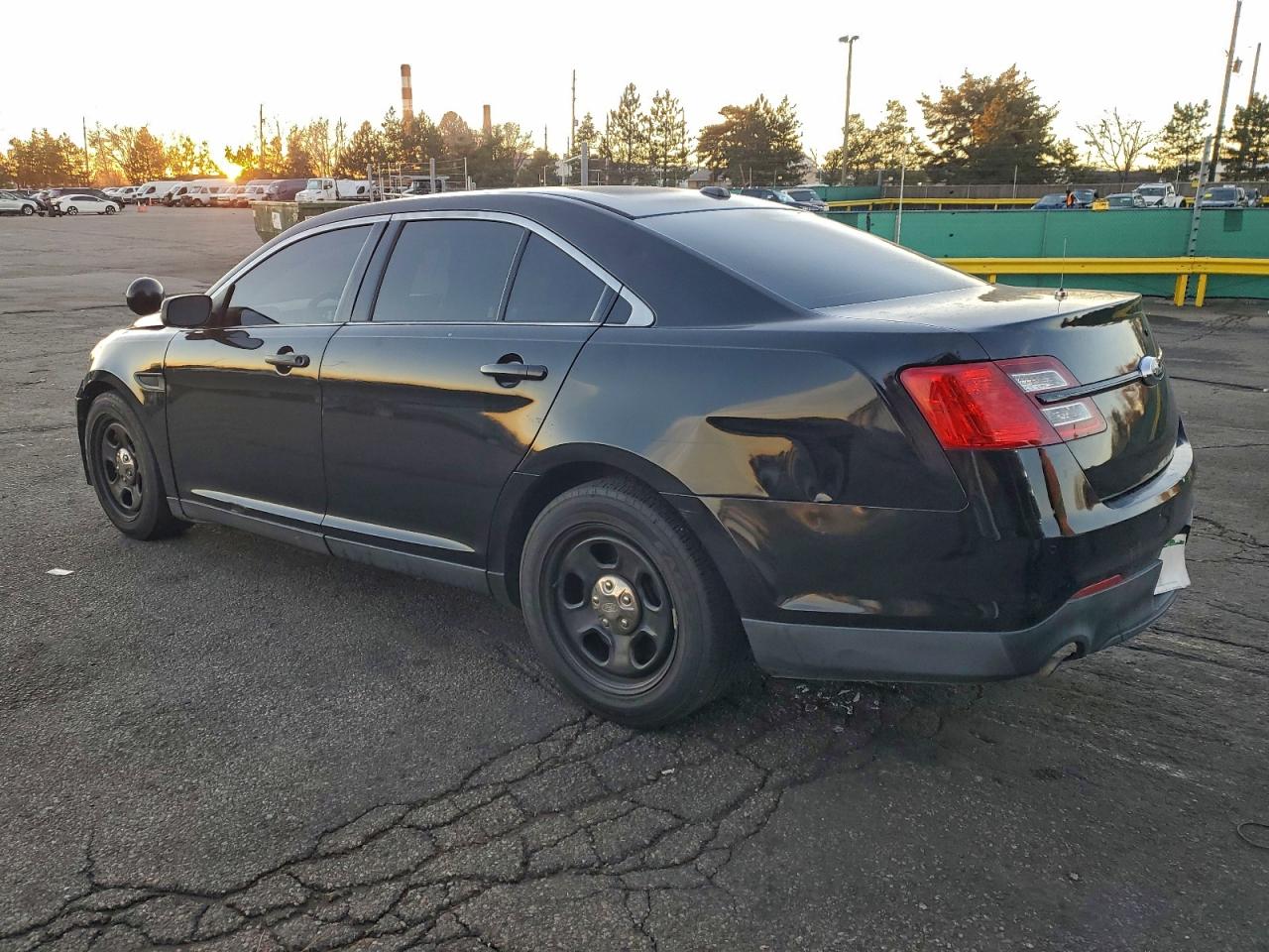 Ford Taurus Police Interceptor Image 9