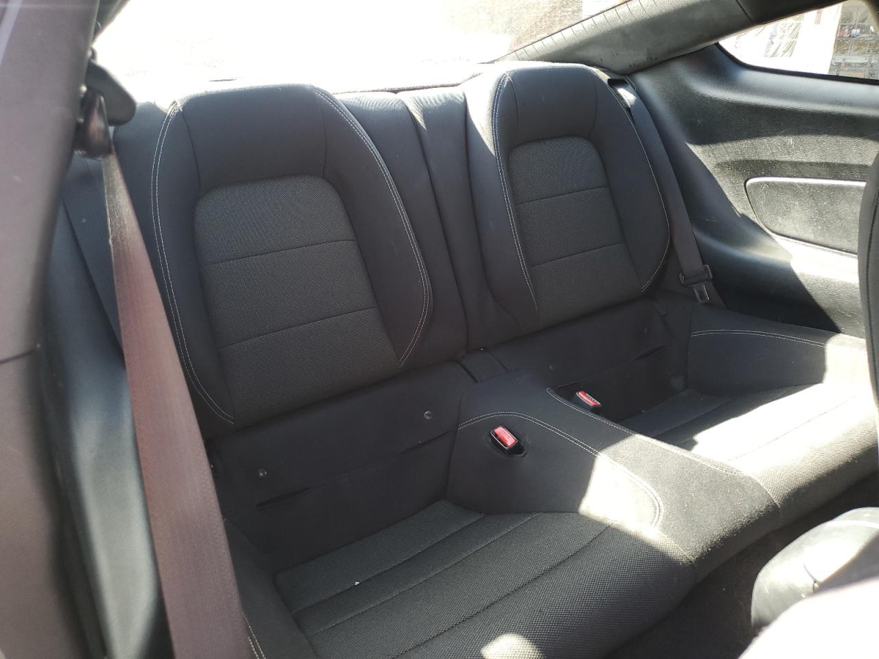 Ford Mustang Image 4