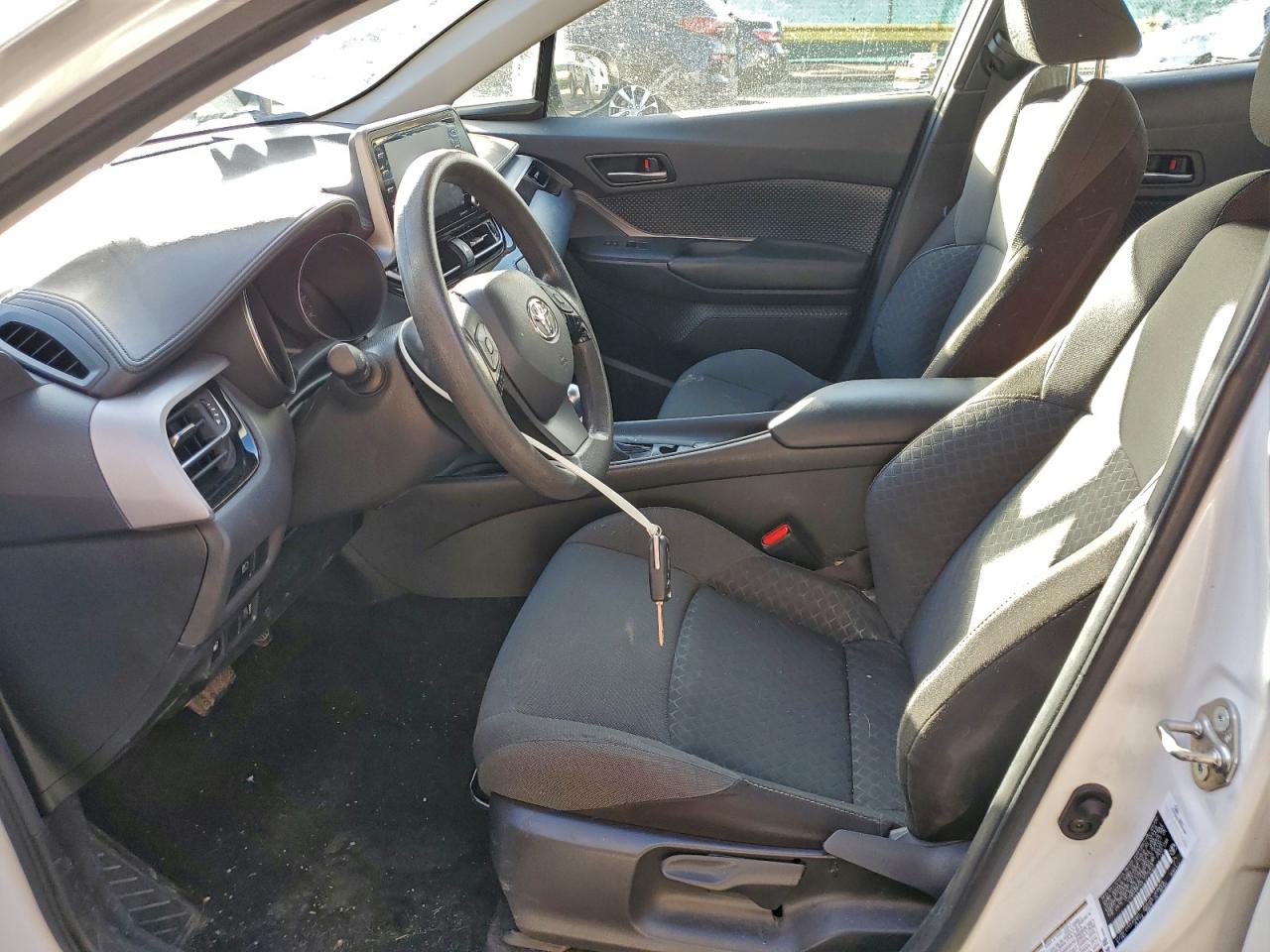 Toyota C-HR Xle Image 6