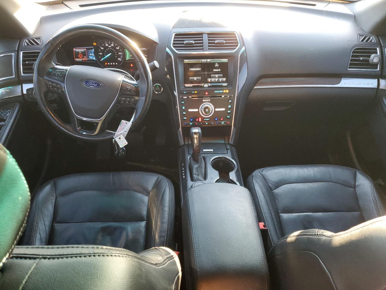 Ford Explorer Limited Image 9