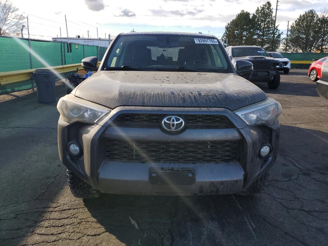 Toyota 4Runner Sr5 Image 5