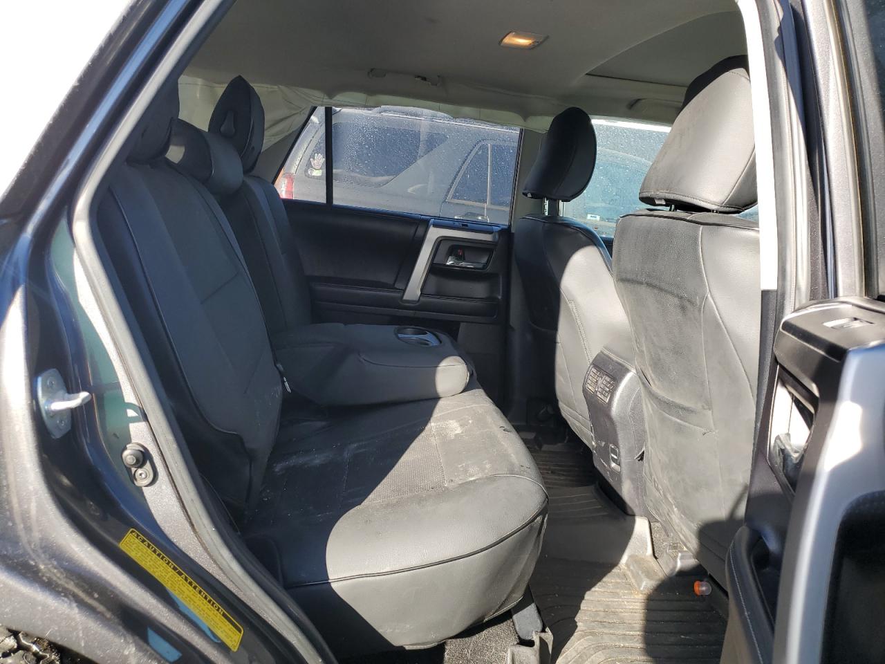 Toyota 4Runner Sr5 Image 13