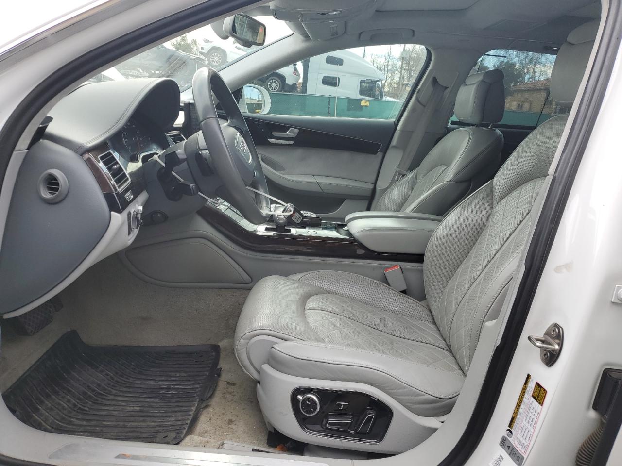 Audi A8 L Quattro Image 11