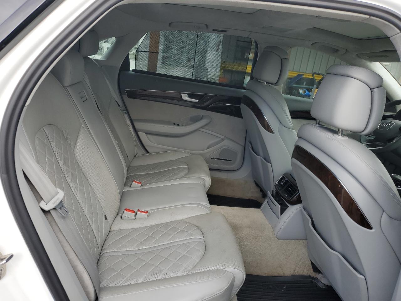Audi A8 L Quattro Image 6