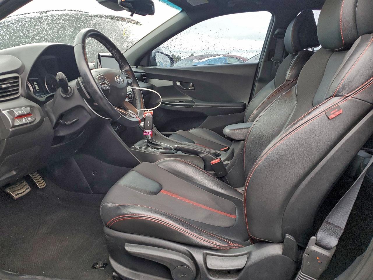 Hyundai VELOSTER Turbo Image 10