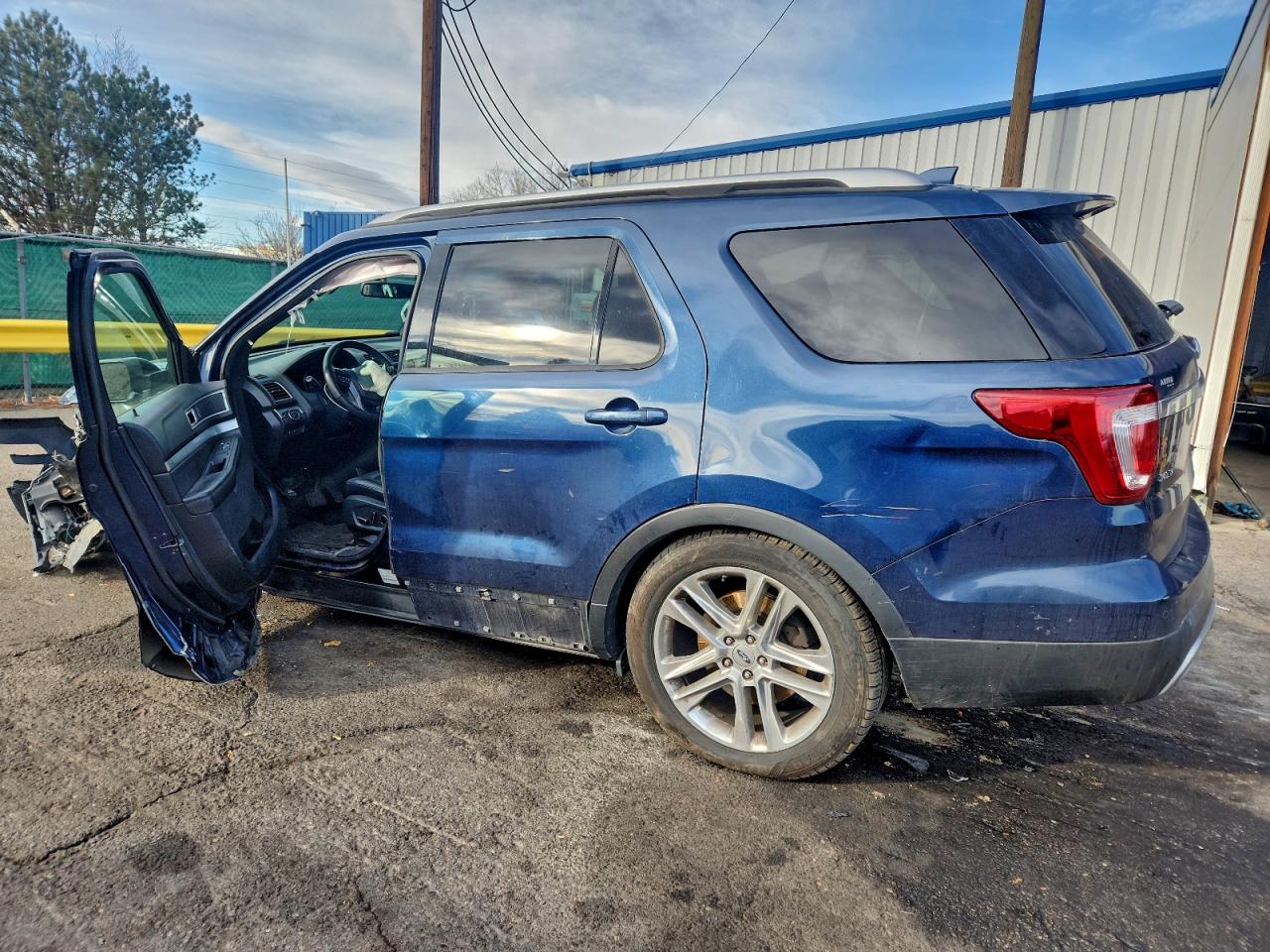 Ford Explorer Xlt Image 2