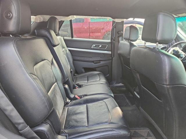 Ford Explorer Xlt Image 8