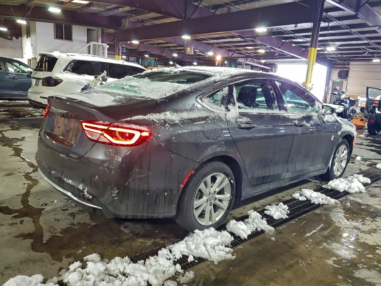 Chrysler 200 Limited Image 3