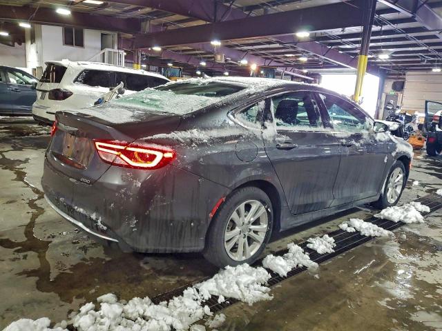Chrysler 200 Limited Image 3