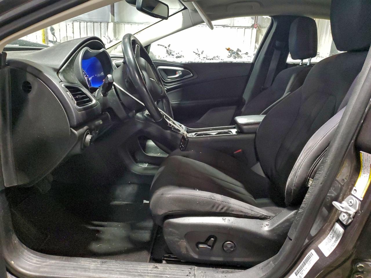 Chrysler 200 Limited Image 7