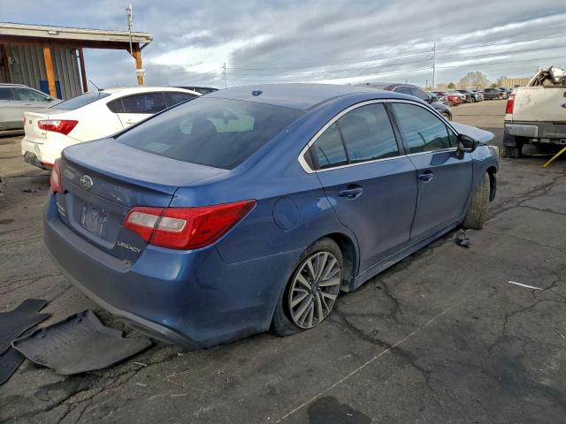 Subaru Legacy 2.5i Image 2