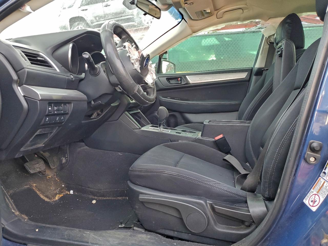 Subaru Legacy 2.5i Image 8