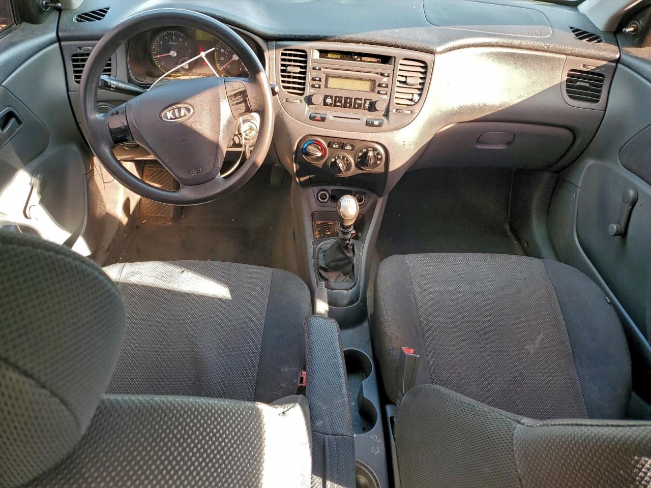 Kia Rio Base Image 7