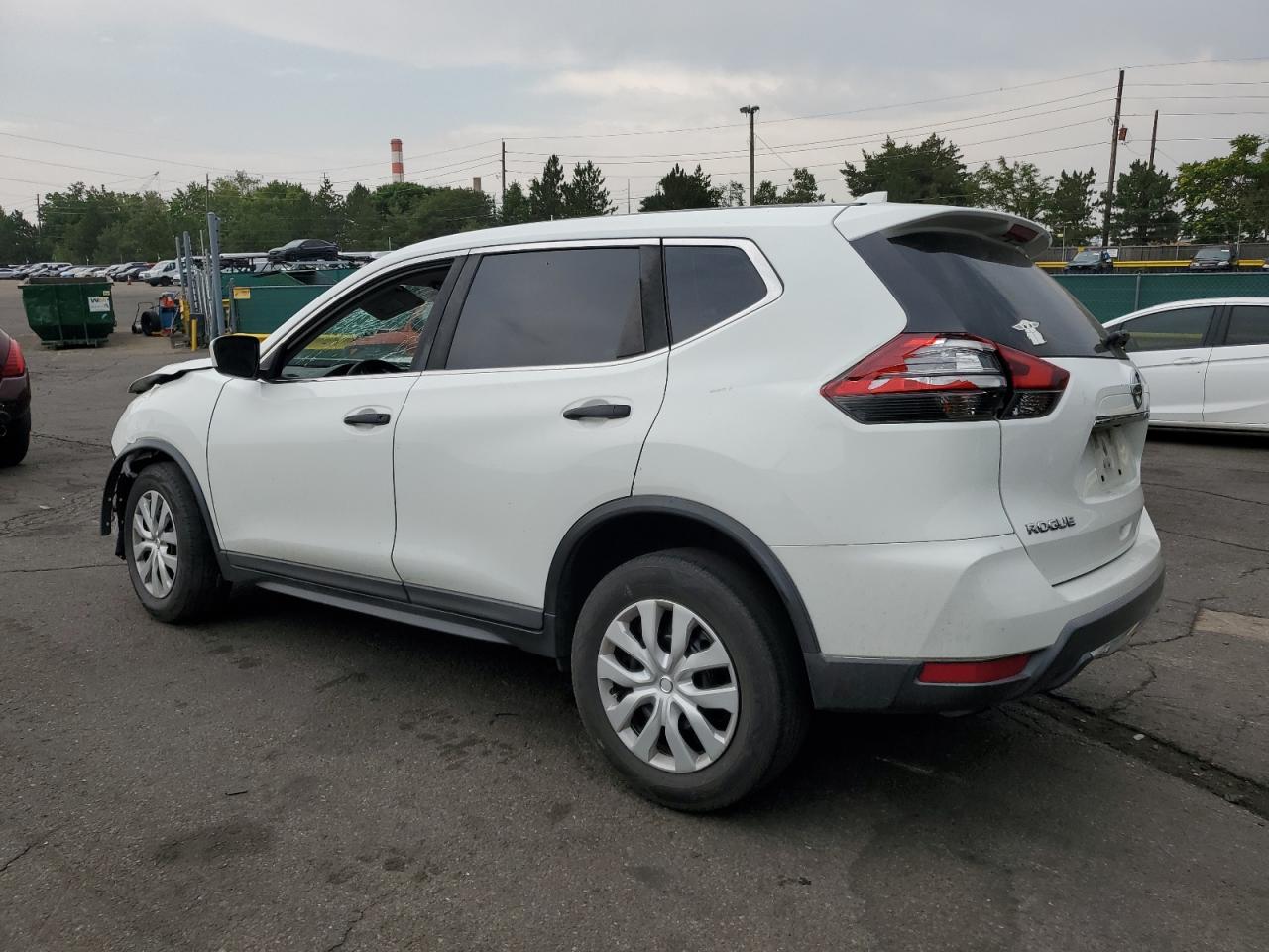 Nissan Rogue S Image 2