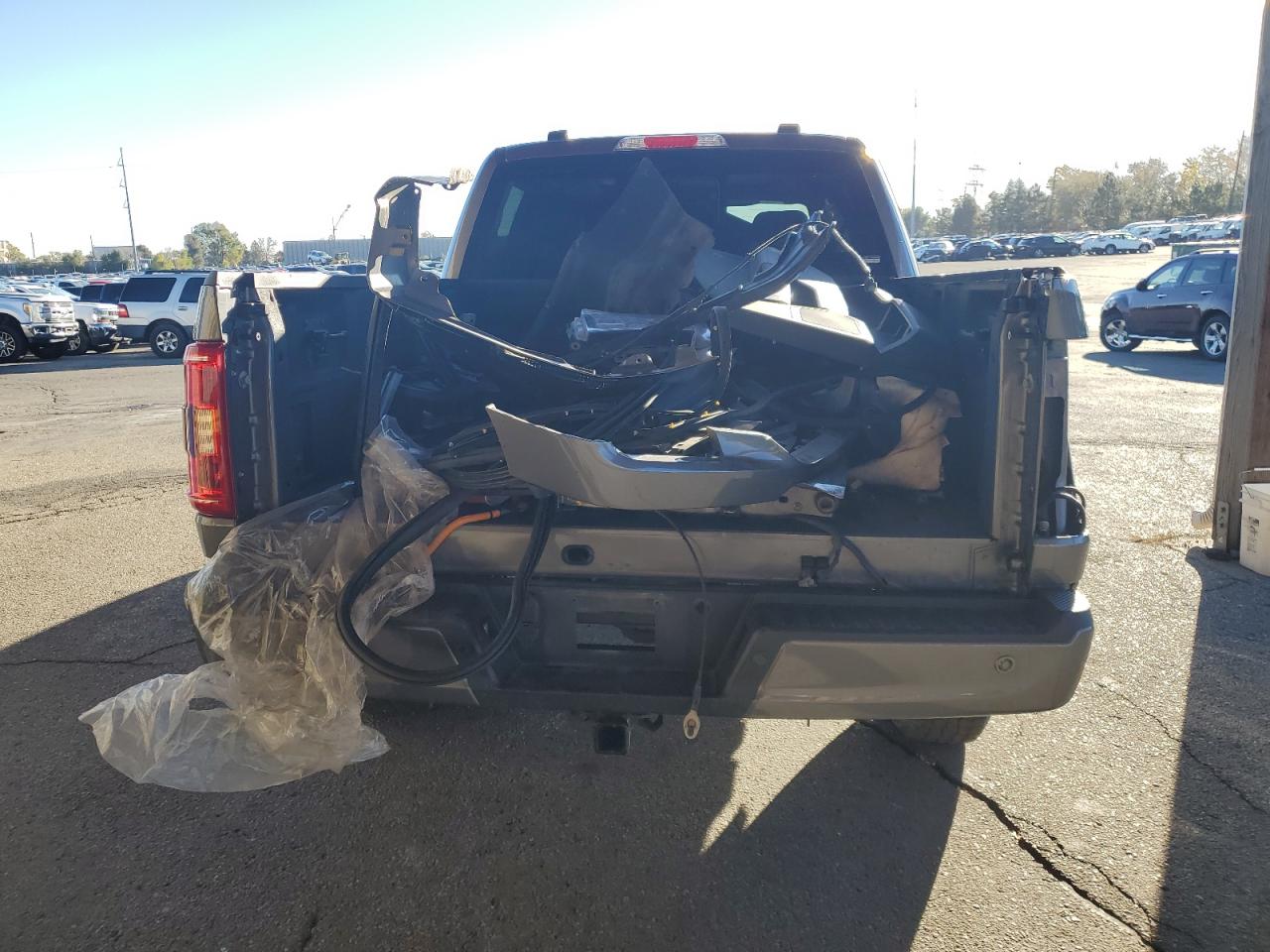 Ford F-150 Supercrew Image 4