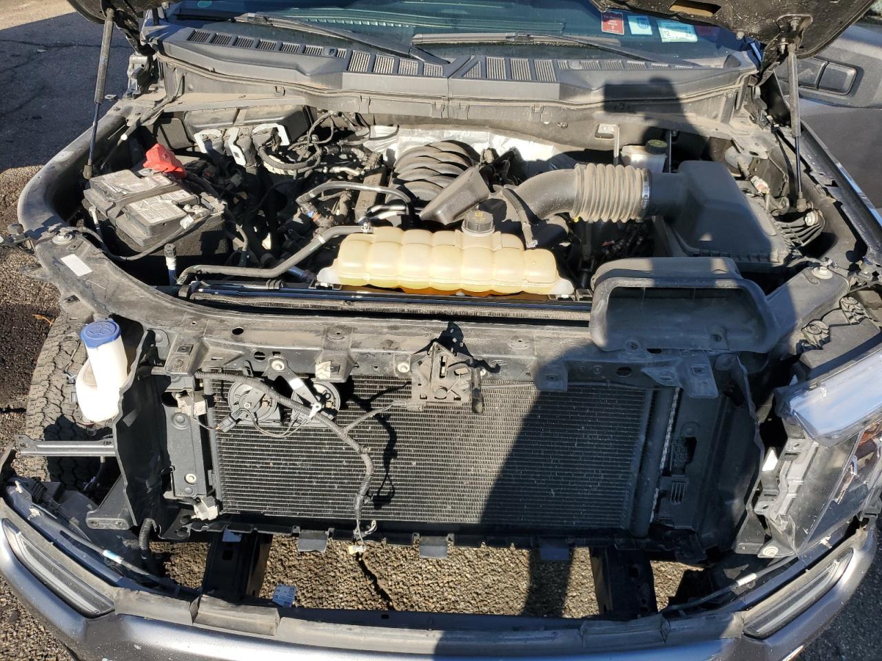 Ford F-150 Supercrew Image 11