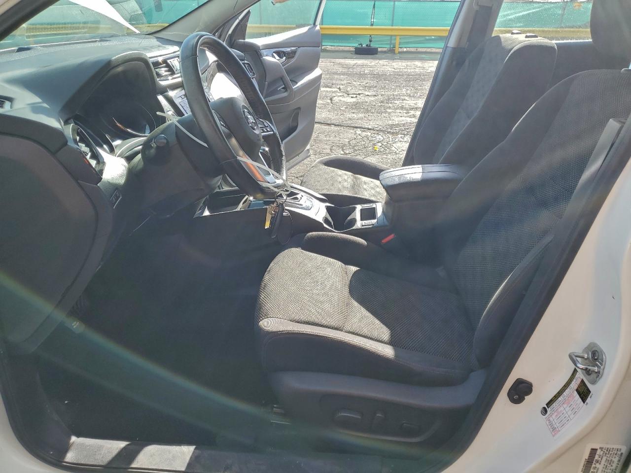 Nissan Rogue S Image 10