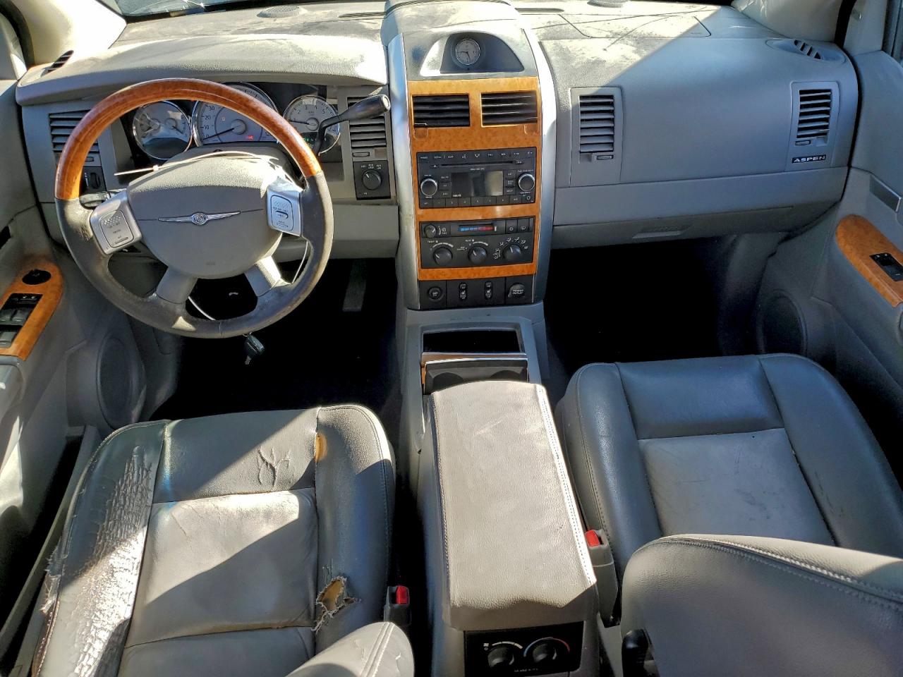 Chrysler Aspen Limited Image 7