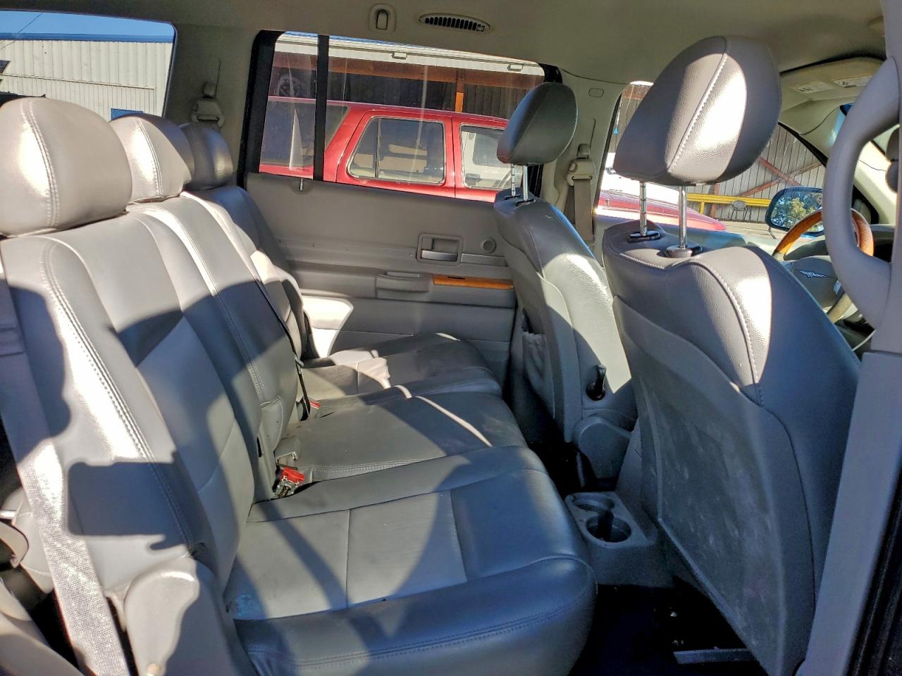 Chrysler Aspen Limited Image 6