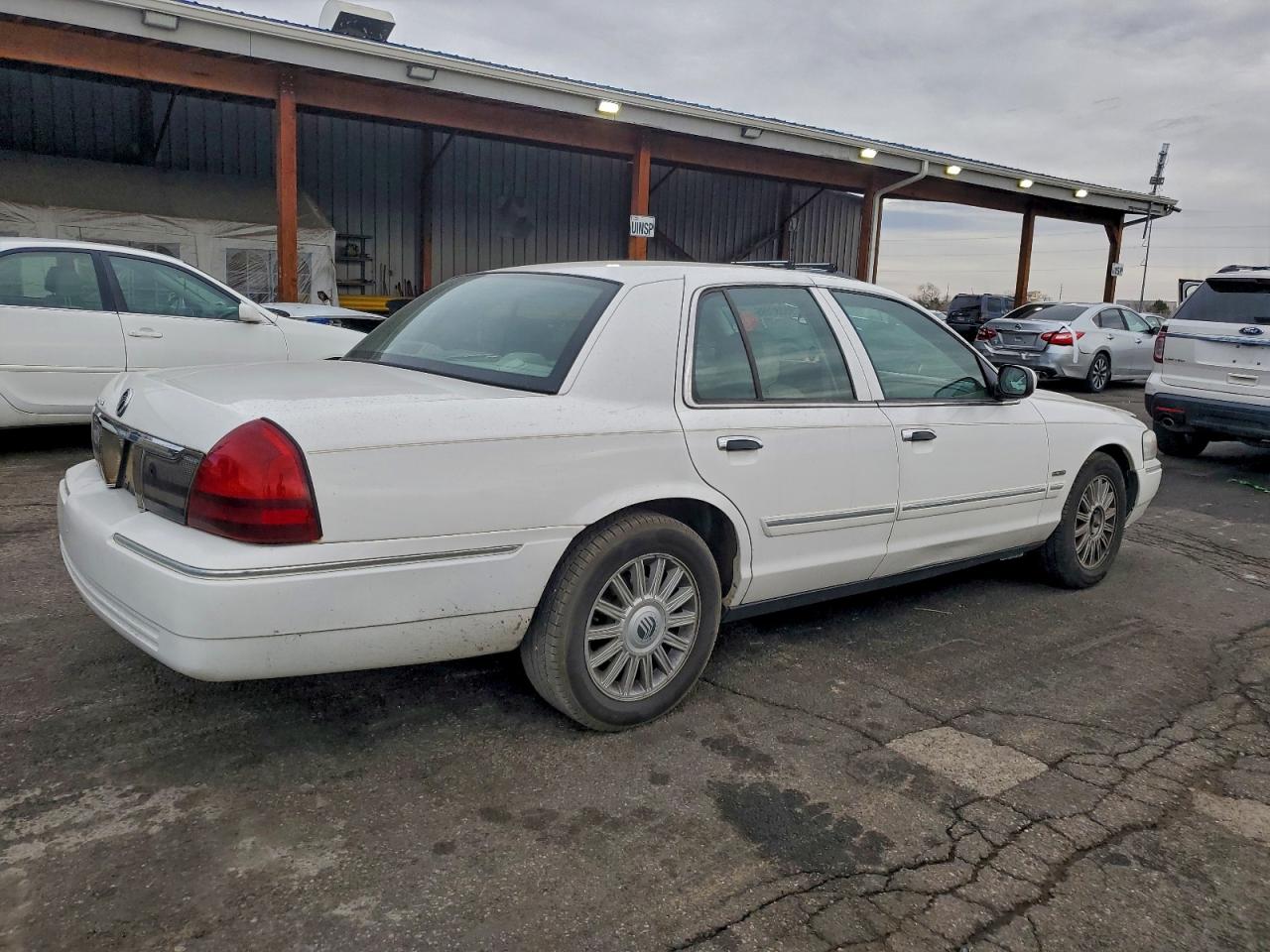 Mercury Grmarquis Ls Image 12