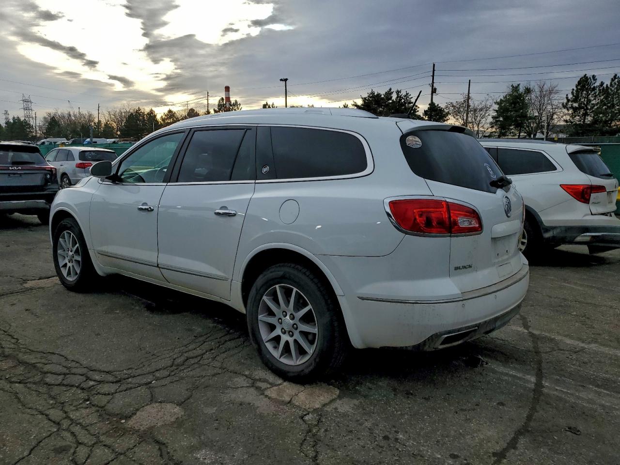 Buick Enclave Image 2