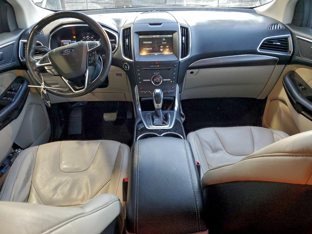 Ford Edge Titanium Image 4