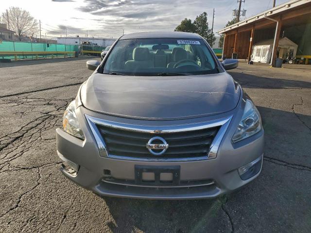 Nissan Altima 2.5 Image 6