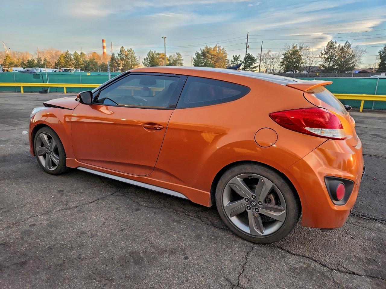 Hyundai VELOSTER Turbo Image 9