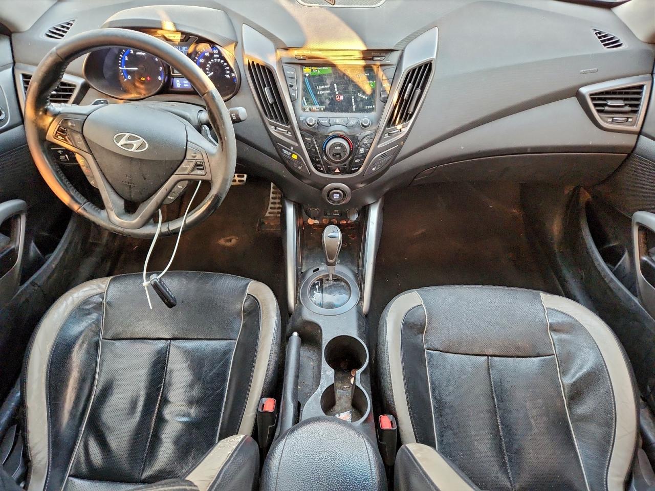 Hyundai VELOSTER Turbo Image 4