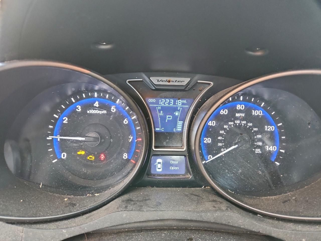 Hyundai VELOSTER Turbo Image 12