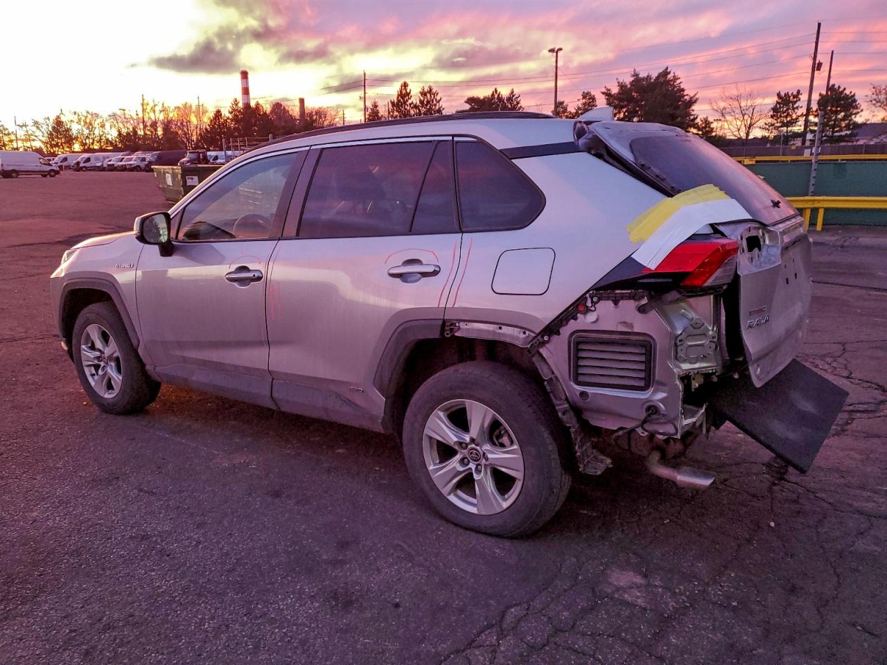 Toyota RAV4 Xle Image 12