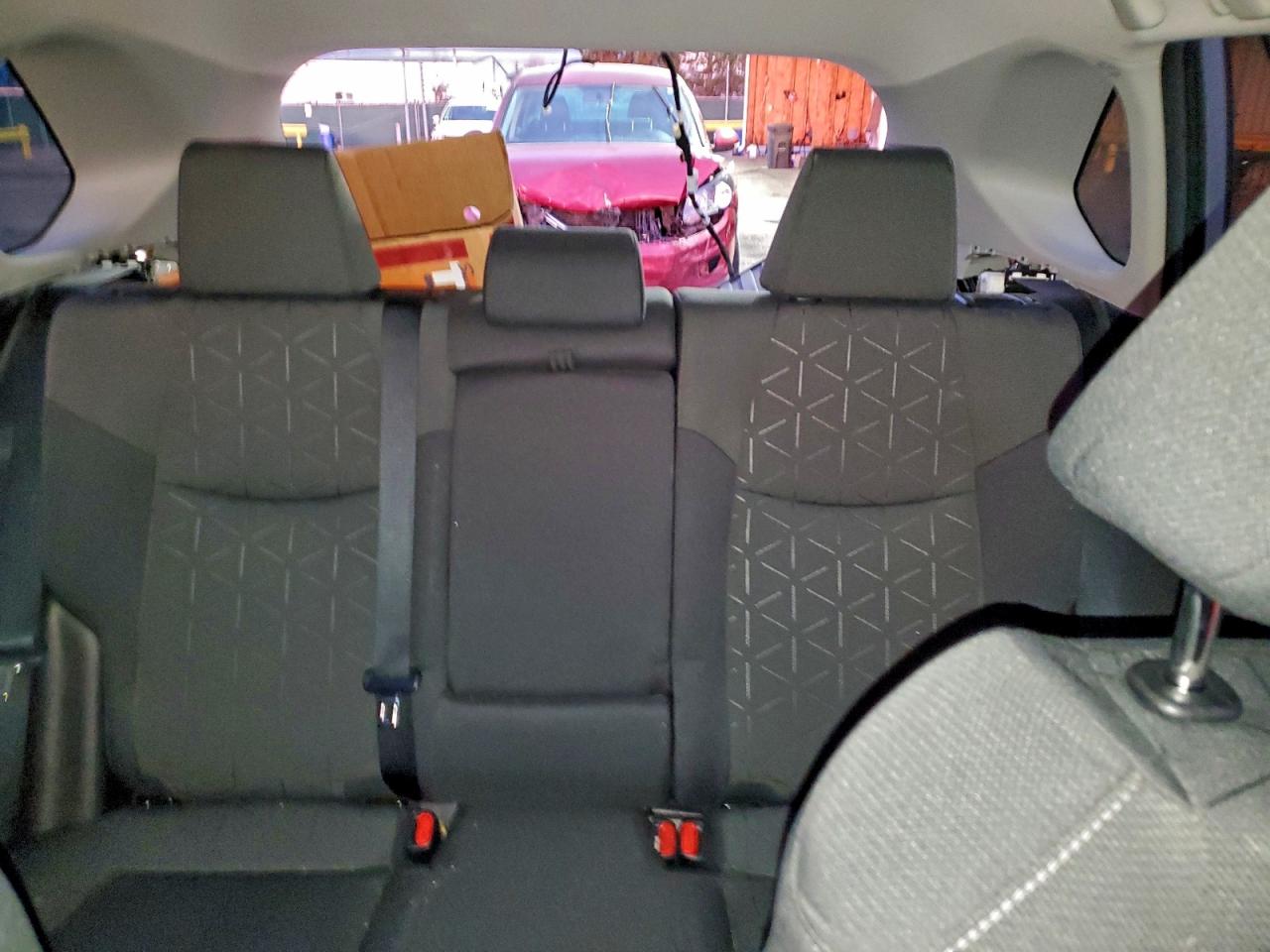 Toyota RAV4 Xle Image 2