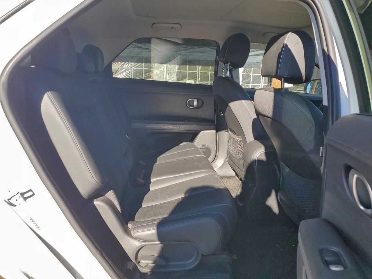 Hyundai Ioniq Limited Image 12