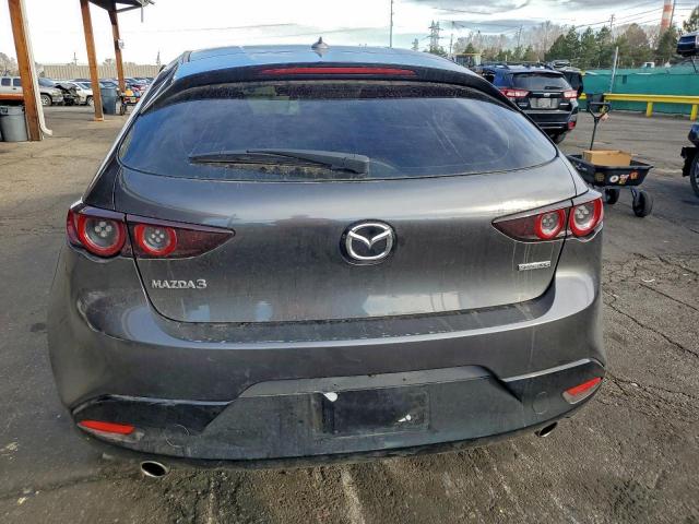 Mazda 3 Premium Image 9