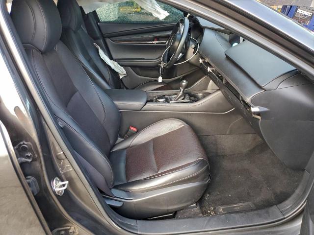 Mazda 3 Premium Image 4