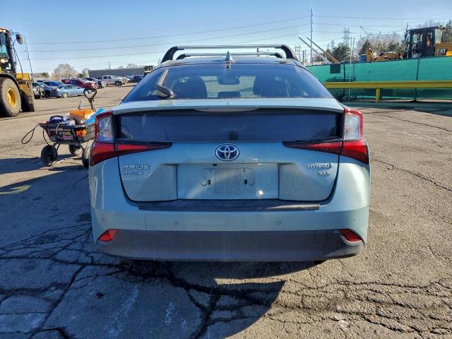 Toyota Prius Le Image 4