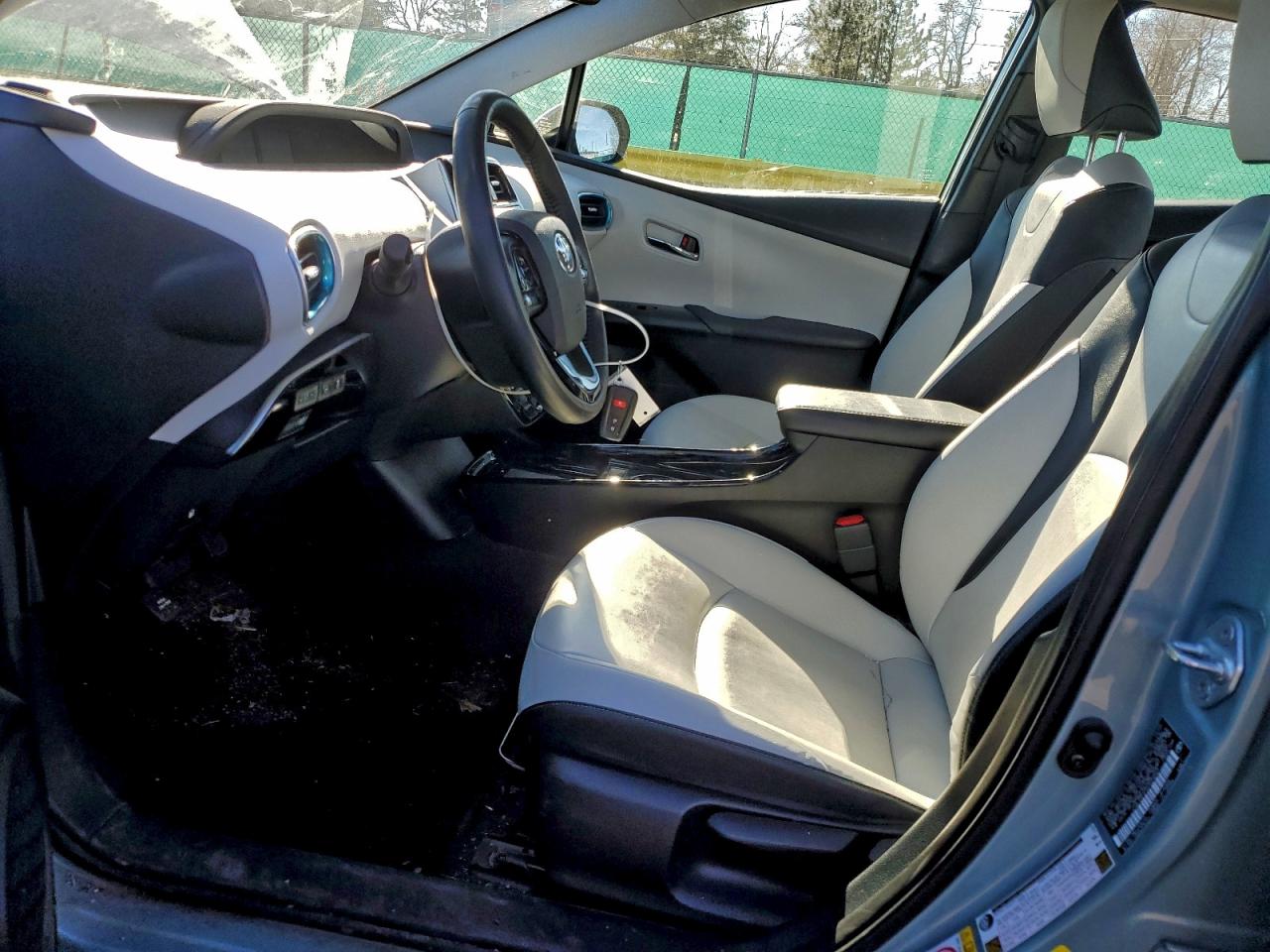 Toyota Prius Le Image 3