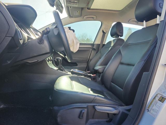 Volkswagen Golf Image 12