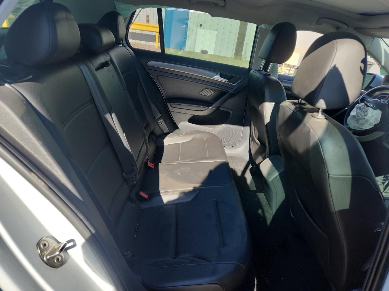 Volkswagen Golf Image 8